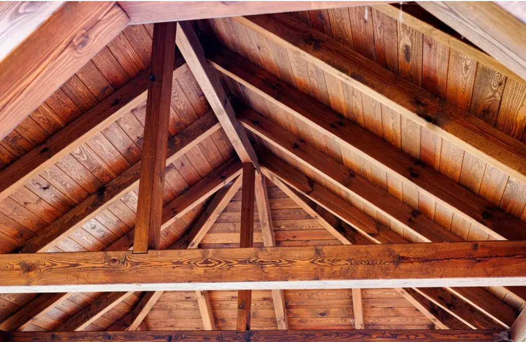 Крыша из деревянного бруса.jpg Крыша из деревянного бруса.jpg